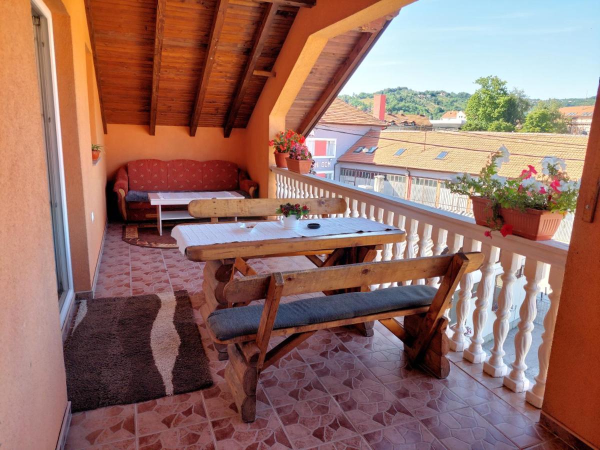 Em 2 Apartamento Tuzla